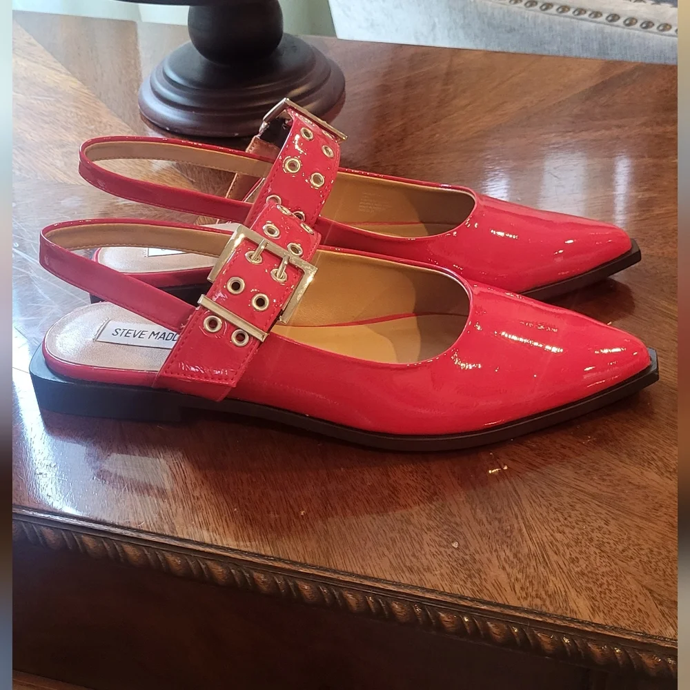 Steve Madden Graya Red Patent Flats with Strap Size, 10